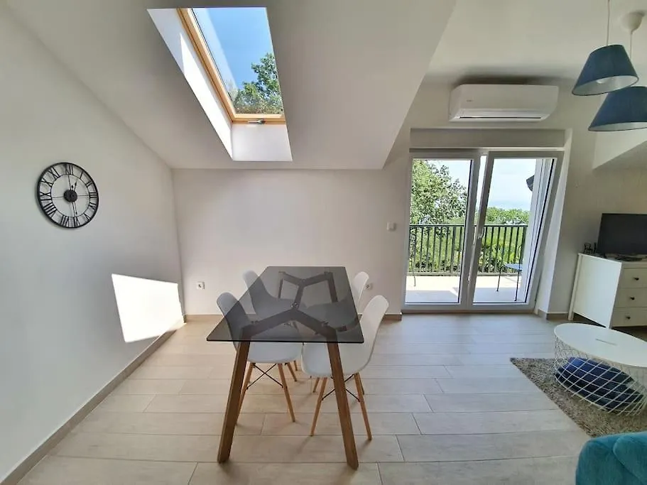 Beautiful Apartment In Ika, Opatija By Kvarner Rentals Lovran